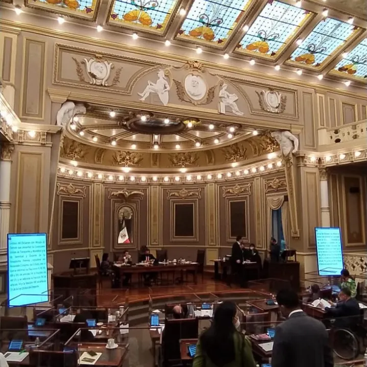 Diputados poblanos se despachan con la cuchara grande: 7 mdp para sus informes