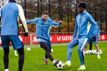 Santiago Giménez vuelve a la convocatoria del Feyenoord para el duelo contra el Manchester City