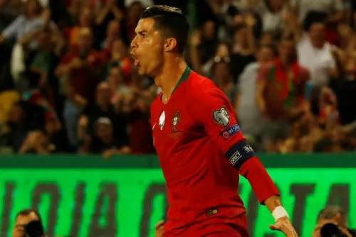 Cristiano Ronaldo llega a 700 goles oficiales entre clubes y selección