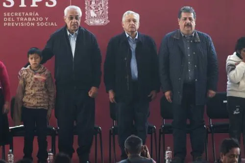 El presidente López Obrador visita Puebla acompañado del gobernador del estado