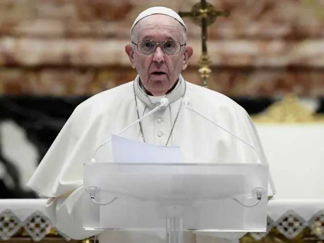 El Papa llama a acabar con guerras y compartir vacunas