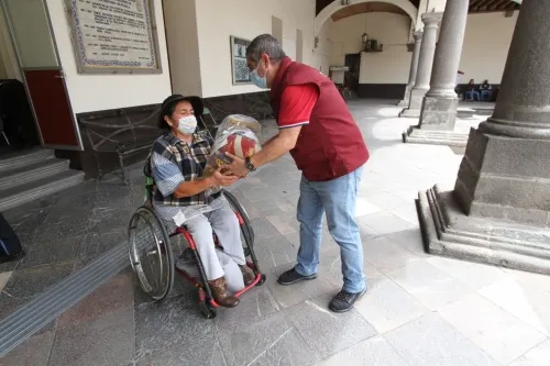 Con paquetes alimentarios, SEDIF beneficia a deportistas en sillas de ruedas