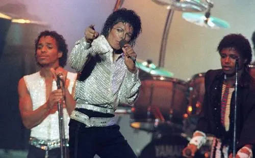 Reviven éxitos bailables de Michael Jackson