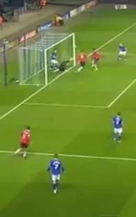 A un metro y falla un gol cantado (video)