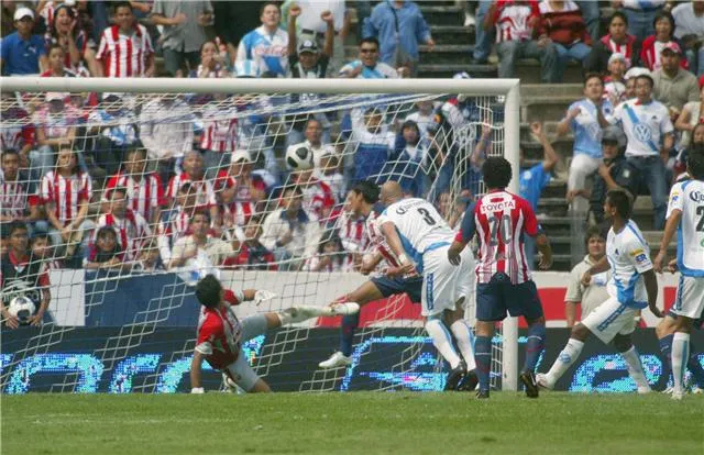Puebla no pudo y Chivas lo alcanza en la general