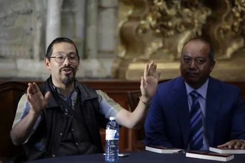 Adrián Morales presenta su obra denominada “Hereditatem” en la Biblioteca Palafoxiana