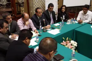 Debaten académicos y organizaciones sobre candidaturas ciudadanas