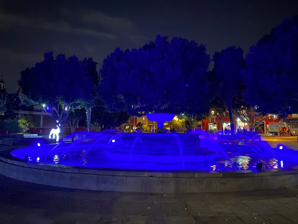 Ayuntamiento De Puebla Ilumina De Azul Las Principales Fuentes