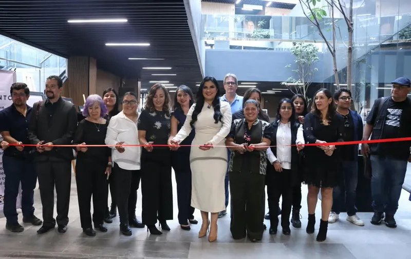 Presentan en el Congreso de Puebla la exposición de fotografía “Efímera”, promovida por la legisladora Delfina Pozos