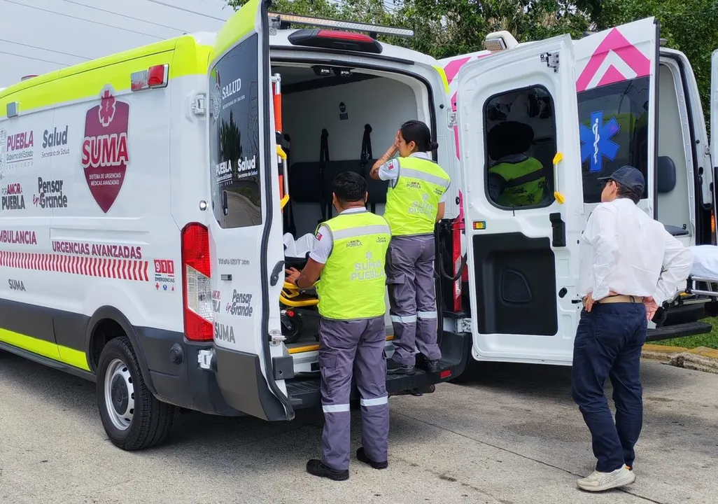 Trasladan a paciente de Puebla a Chiapas mediante coordinación interestatal en salud