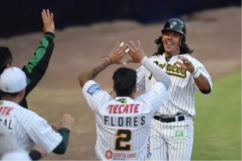 Pericos empareja la serie contra Bravos