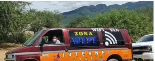 ¿Conoces la ‘Wifi-Van’? Hombre de Ajalpan regala internet a estudiantes