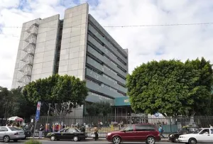 Acepta IMSS negligencia en San Alejandro y despide a médicos
