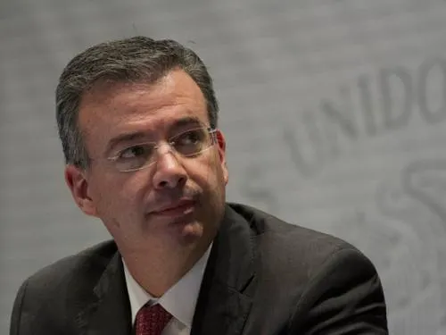 EPN designa a Alejandro Díaz de León como nuevo titular de Banxico