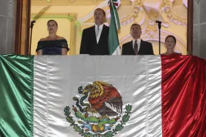 Moreno Valle y Tony Gali encabezan Grito en Puebla