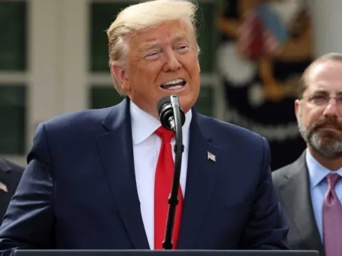 Trump anuncia suspensión a cruceros desde puertos de EU por coronavirus