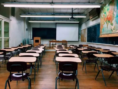 SEP sancionará a escuelas que abran antes del semáforo verde