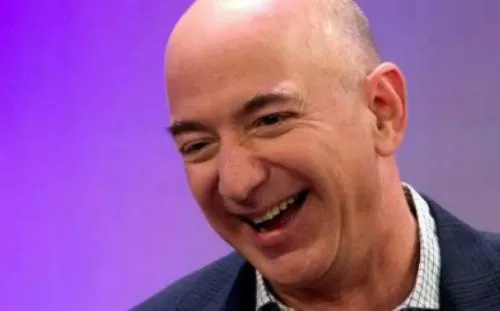 Fundador de Amazon desbanca a Bill Gates como el más rico del mundo