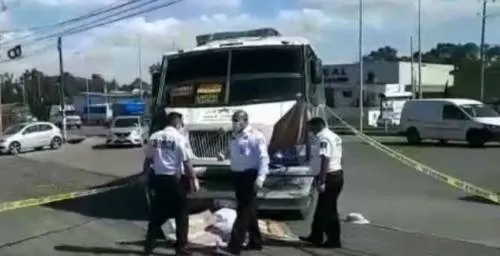 Transporte público atropella a una mujer de la tercera