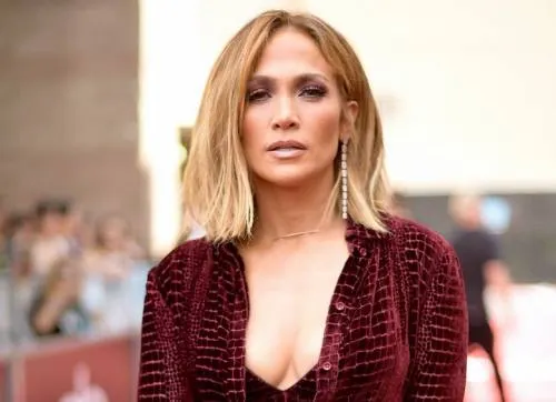 ¡Se atrevió! Jennifer Lopez se muestra sin maquillaje y con ojeras
