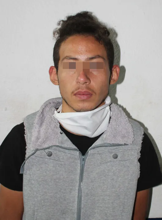 Fueron detenidos tres menores de edad y un adulto por robo a tienda OXXO