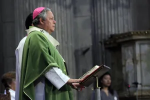 Arzobispo pide a familias compartir tiempo a diario