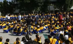 Escuelas llevan a cabo simulacro de sismo