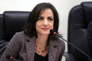 Congreso aprueba iniciativa de RMV para controlar venta y consumo de alcohol