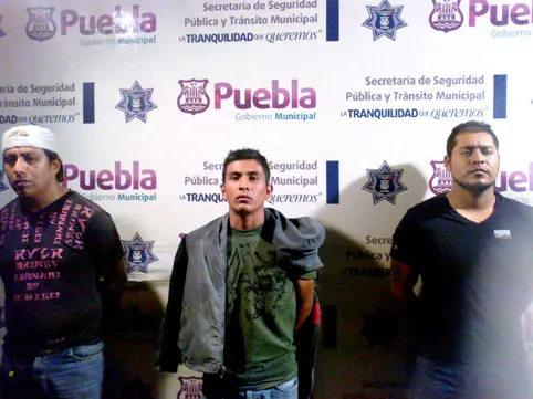 Policía Municipal detuvo a presuntos asaltantes de transeúnte