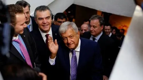AMLO proyecta crecimiento económico del 4% en su gobierno