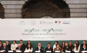 Alumnos UTP irán becados a Francia
