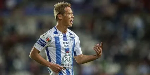 Keisuke Honda dona 500 mil pesos a la Cruz Roja Mexicana
