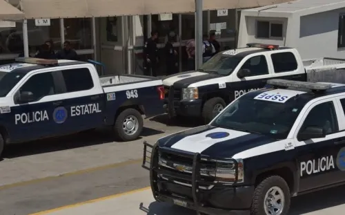 Se amotinan migrantes centroamericanos en garita de Mexicali