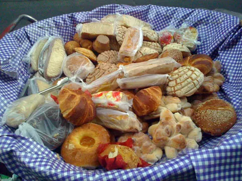 Por aumento en azúcar, panaderos analizan subir costo del producto