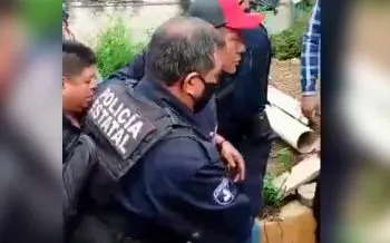 Pobladores retienen a candidato del PRI en Zapotitlán; lo acusan de compra de votos