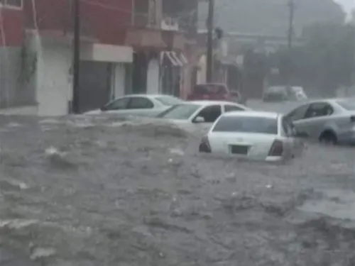 Por las lluvias se desbordan dos ríos en Chiapas