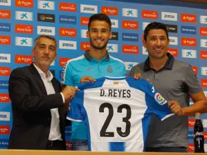 Diego Reyes es presentado con el Espanyol de Barcelona
