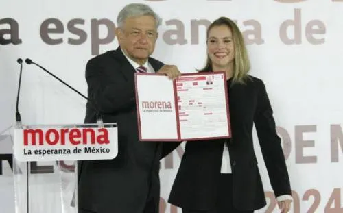 Por tercera vez, AMLO se registra como precandidato a la Presidencia