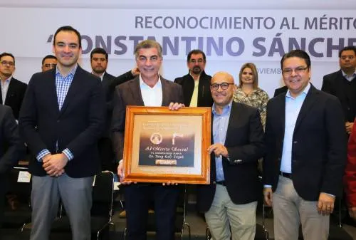 Tony Gali recibe el mérito social “Constantino Sánchez Romano”