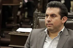 Diputado PSI se mantiene en la indefinición sobre la bancada a la que sumará