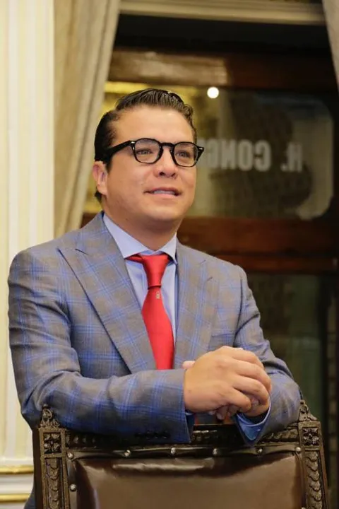 Islas Maldonado pide reconsiderar aplazamiento de entrega de paquete fiscal de Puebla