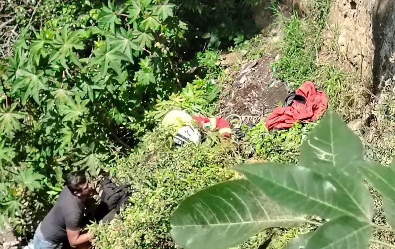 Rescatan a joven tras caída en barranca de la colonia Haras Los Álamos