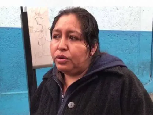Familia de bebé tirada a la basura aún espera la ayuda