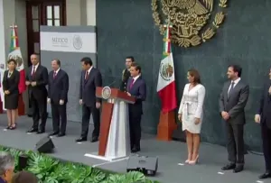 Hace oficial Peña Nieto cambios en el gabinete