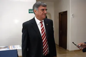 Paredes externa apoyo a Gali; le recomienda ser visionario