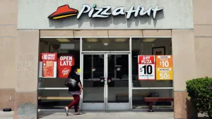 Pizza Hut quitará dos ingredientes químicos de su comida