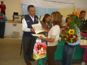 El IEEA entrega certificados de Educación Básica en el municipio de Cuyoaco