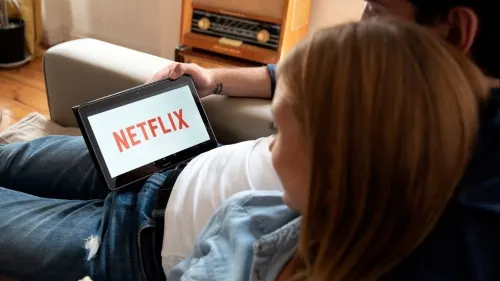 ¿Eres de los que comparten su contraseña de Netflix o HBO? Las plataformas quieren acabar con esto