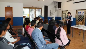 SMDIF brinda atención a menores y padres en situación vulnerable