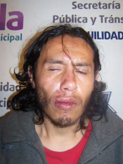 Detienen a presuntos asaltantes de taxista